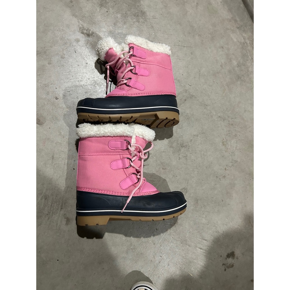 Girl's size 2 pink snowbooys, waterprooff